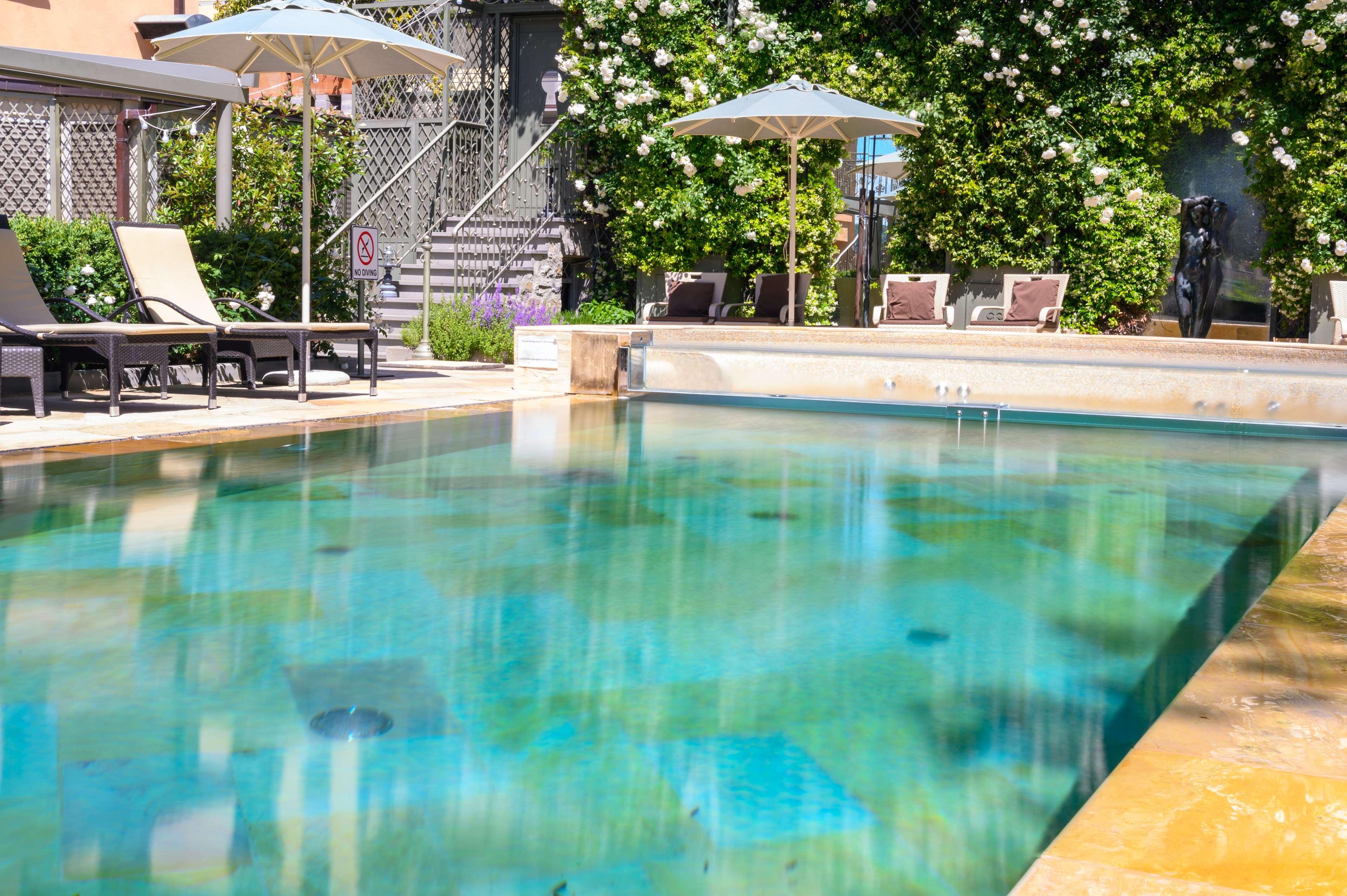 Ville Sull'Arno Флоренция Экстерьер фото The swimming pool at the hotel