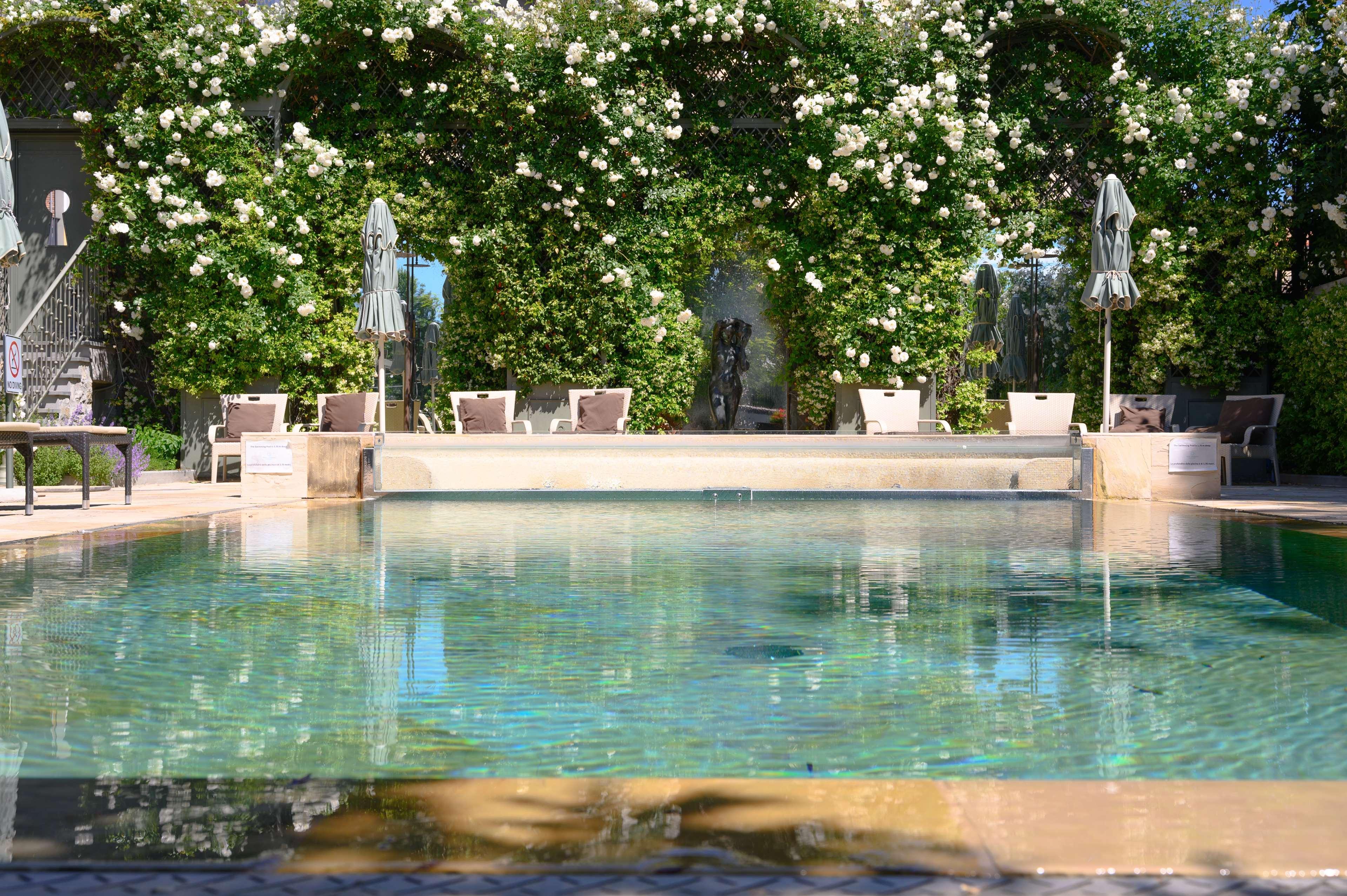 Ville Sull'Arno Флоренция Экстерьер фото The swimming pool at the hotel