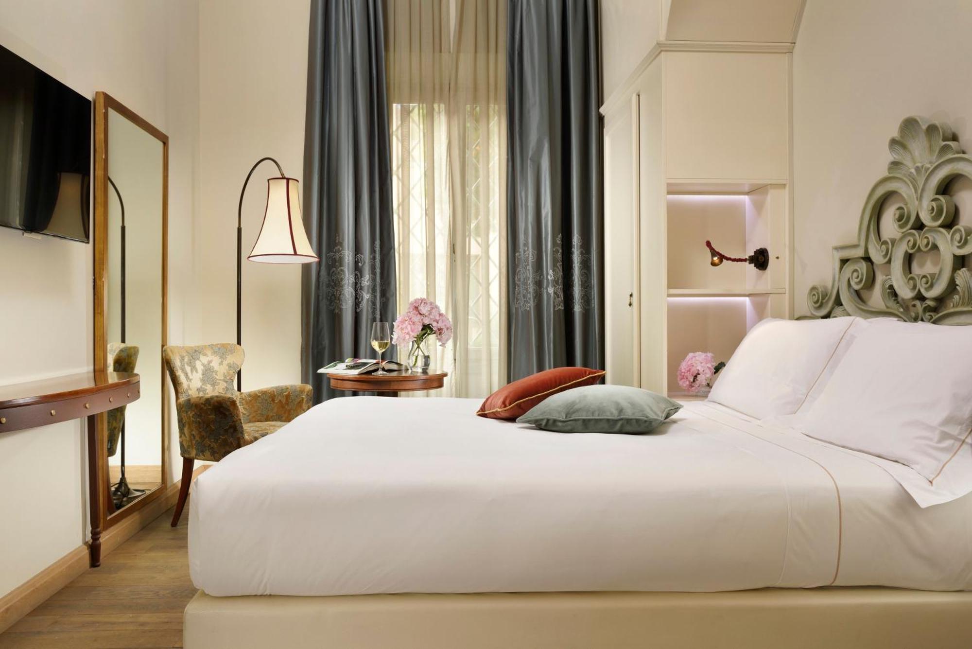 Ville Sull'Arno Флоренция Экстерьер фото A room at the hotel