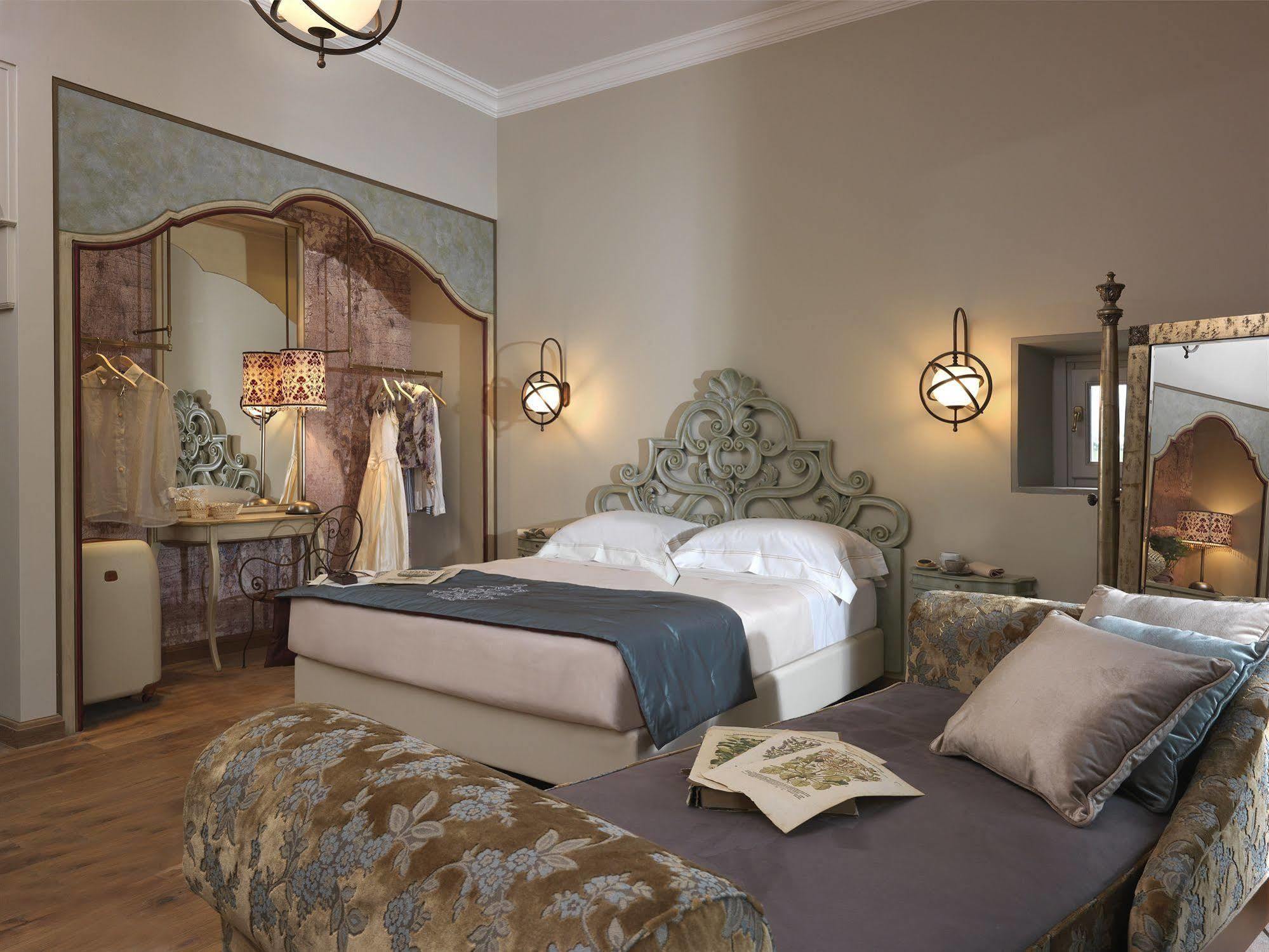 Ville Sull'Arno Флоренция Экстерьер фото A bedroom at the hotel