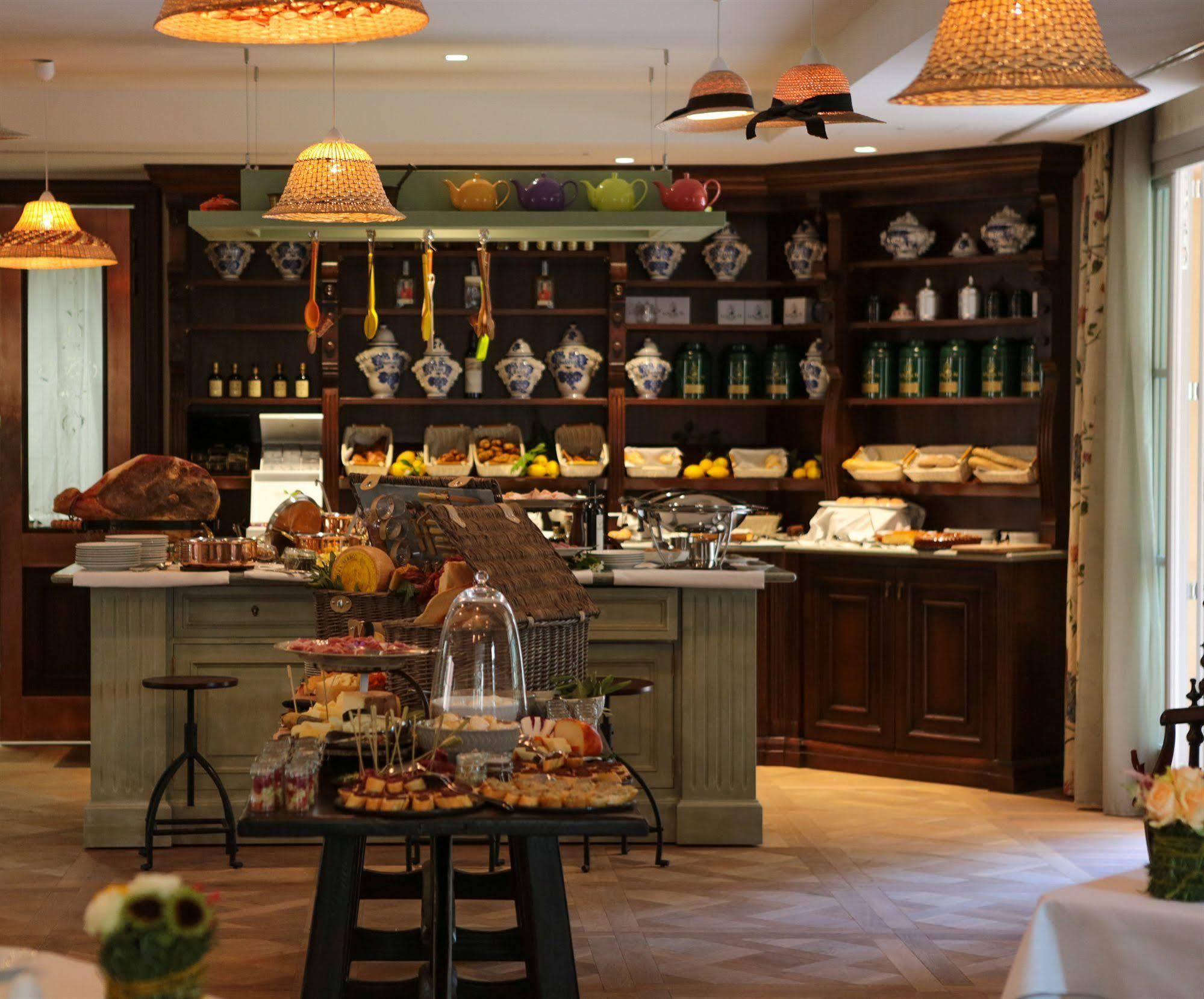Ville Sull'Arno Флоренция Экстерьер фото The kitchen at the restaurant