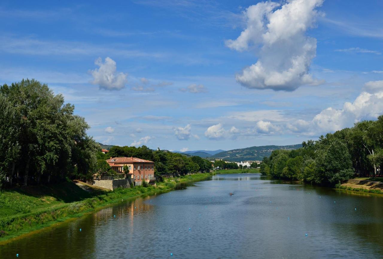Ville Sull'Arno Флоренция Экстерьер фото The river at San Mauro la Bruca