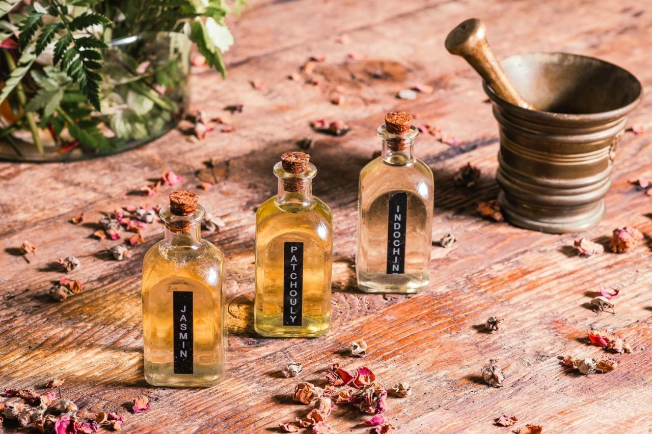 Ville Sull'Arno Флоренция Экстерьер фото Patchouli, Jasmine and Incense essential oils
